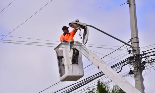 Suman ”Kilómetros de Luz” en Playas de Tijuana