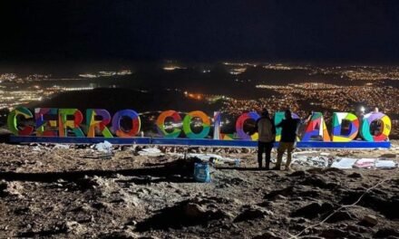 Colocan letrero del Cerro Colorado para promover el senderismo en Tijuana