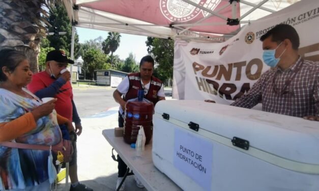 Más de ocho mil personas acuden a puntos de hidratación en Tijuana