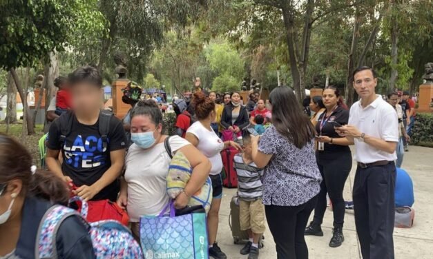 Grupo de 84 migrantes recibe ayuda para trasladarse a albergues seguros