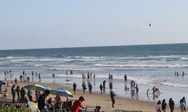 Cuídate: Recomiendan autoridades no acudir a la playa ante cambios bruscos de temperatura