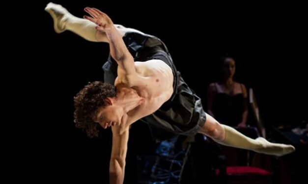 Raúl Tamez se convierte en el primer bailarín mexicano en ganar un Bessie Award 