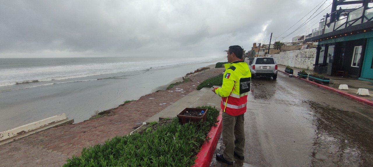 Oleaje alto en Playas de Tijuana por condición climática