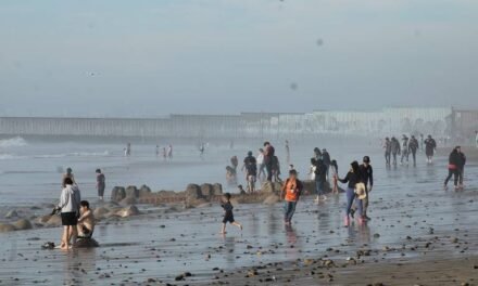 Alto oleaje en playas de Tijuana no ha provocado incidentes