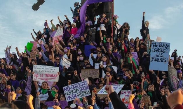 Más de 7 mil mujeres marchan en Tijuana