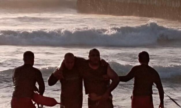 Bomberos y Protección Civil rescatan a persona en cruce fronterizo de Playas
