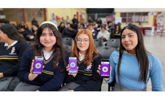 Jóvenes de preparatoria se educan para mantener una vida libre de violencia