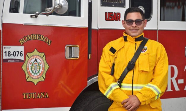 Bomberos de Tijuana reciben nuevos uniformes forestales