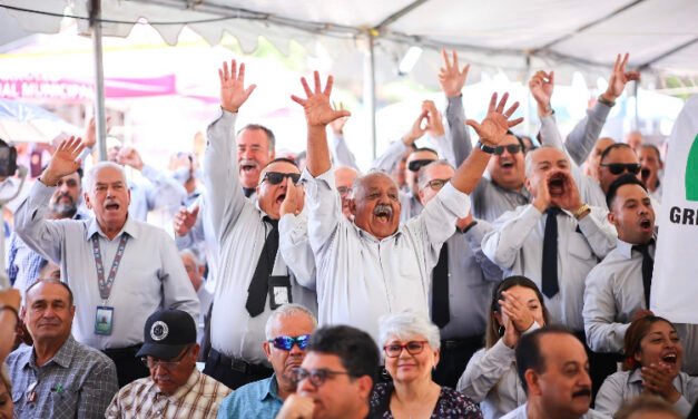 Revalidan permisos de sitio a más de 2000 familias de taxistas