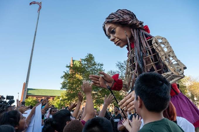 “Amal”, la marioneta gigante, llega al Festival de Octubre “Fronteras que sueñan”