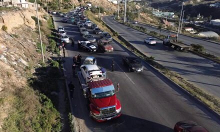 Accidente genera tráfico en el libramiento sur