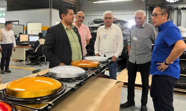 SEMOVIS CAPACITA A SU EQUIPO PARA MEJORAR EL MANEJO DE SEMÁFOROS EN TIJUANA