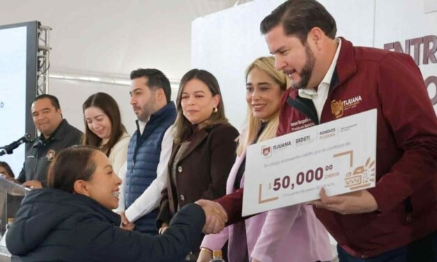 BURGUEÑO ENTREGA MÁS DE 900 CRÉDITOS PARA EMPRENDER: “AQUÍ SE LE APOYA A LA GENTE QUE SE LA RIFA”