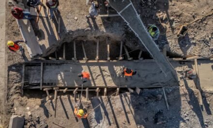 INICIAN REPARACIONES POR SOCAVÓN EN LA VÍA RÁPIDA PONIENTE; PIDEN USAR RUTAS ALTERNAS