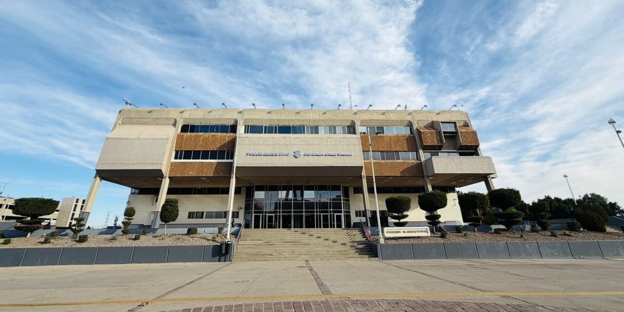 ESTE LUNES HABRÁ ASUETO EN EL GOBIERNO DE BAJA CALIFORNIA POR EL ANIVERSARIO DE LA CONSTITUCIÓN