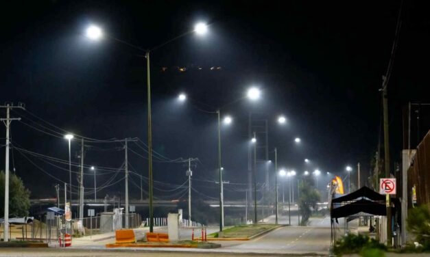 ILUMINAN LA VÍA RÁPIDA ORIENTE EN TIJUANA: INSTALAN 119 LUMINARIAS LED EN ZONA DE ALTO TRÁNSITO