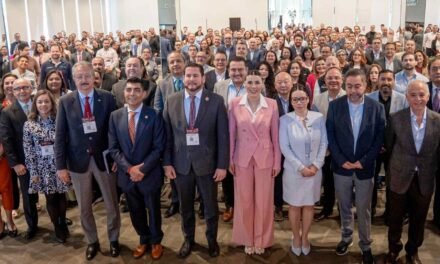 TIJUANA SE CONSOLIDA COMO POTENCIA MÉDICA: BURGUEÑO PARTICIPA EN ENCUENTRO NACIONAL 🏥⚙️