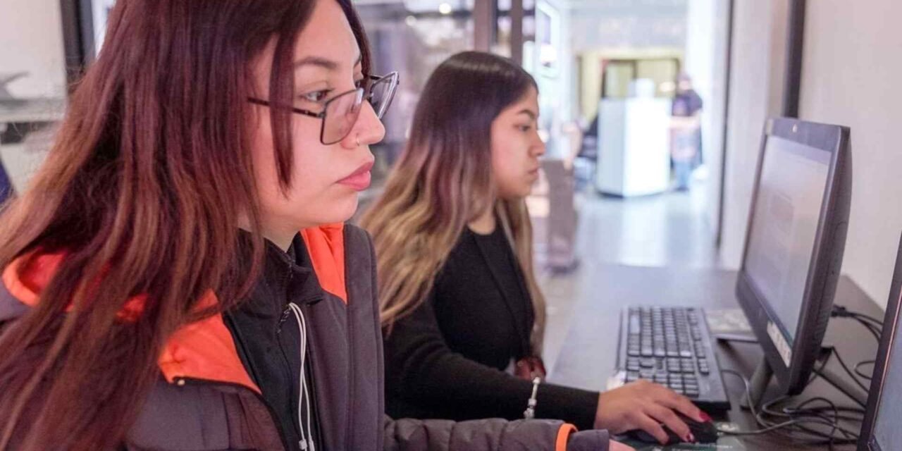 CASI 700 JÓVENES SE APUNTAN A “UN BUEN TALLER” EN TIJUANA: CURSOS GRATIS Y CON ALTA DEMANDA 🎓🔥