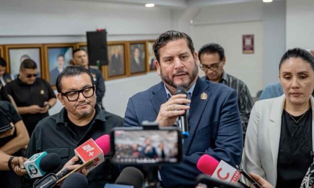 PROTESTAN VECINOS DE SANTA FE… Y BURGUEÑO LOS RECIBE CARA A CARA 🏘️⚠️