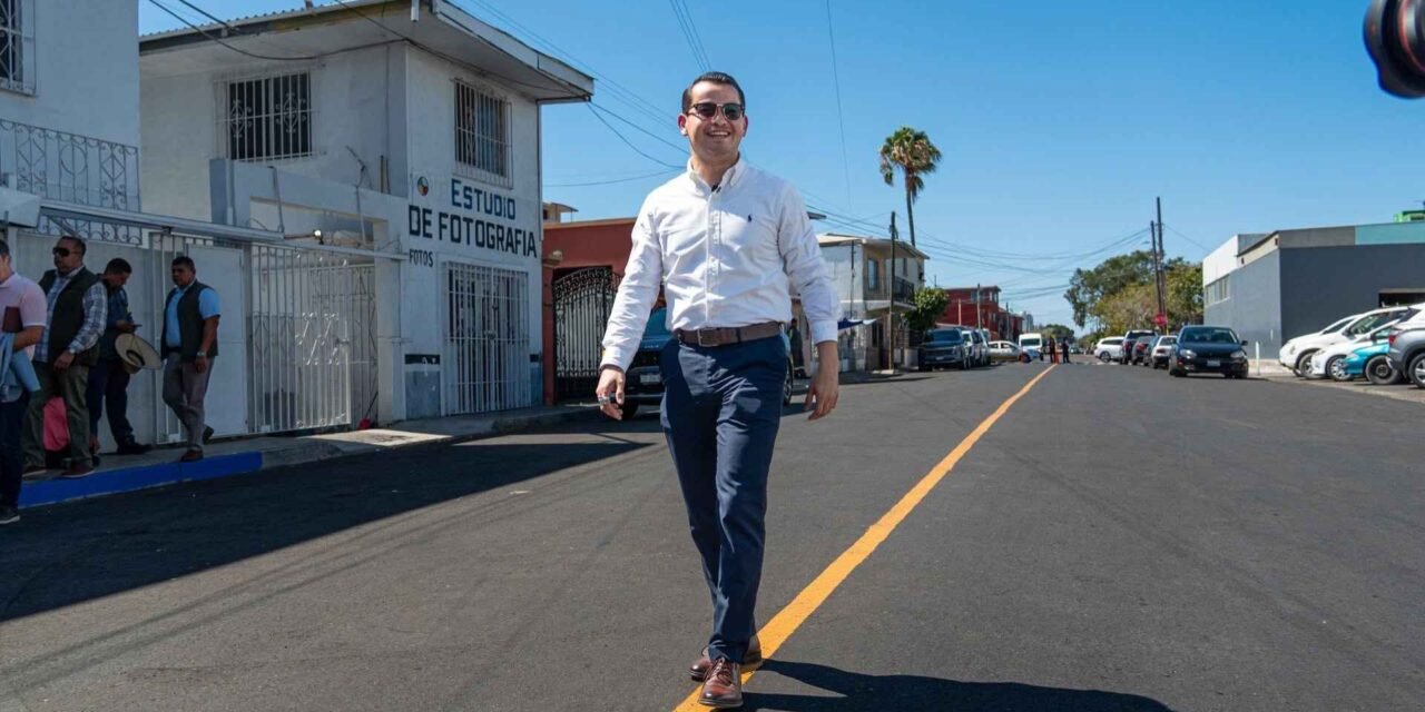 Supervisa alcalde de Tijuana obra de reencarpetado en El Soler