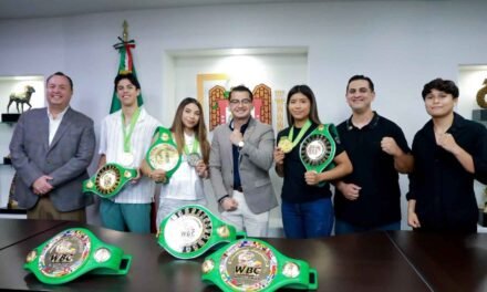 Recibe alcalde a deportistas beneficiados con el programa ‘Fomentando el Talento Deportivo’