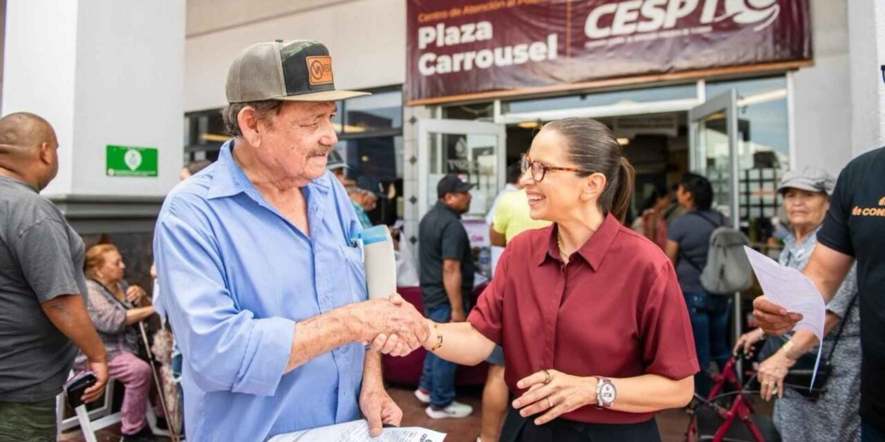 Mónica Vega acerca a las colonias los apoyos para regularizar adeudos de agua